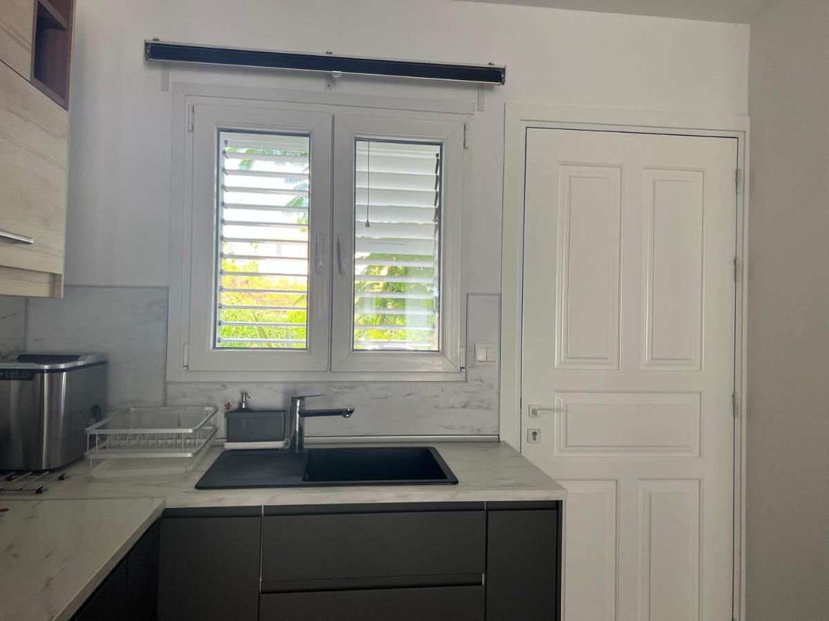 דירות פאהיה Modern Seaview Townhouse In Coral Bay (Adults Only) מראה חיצוני תמונה